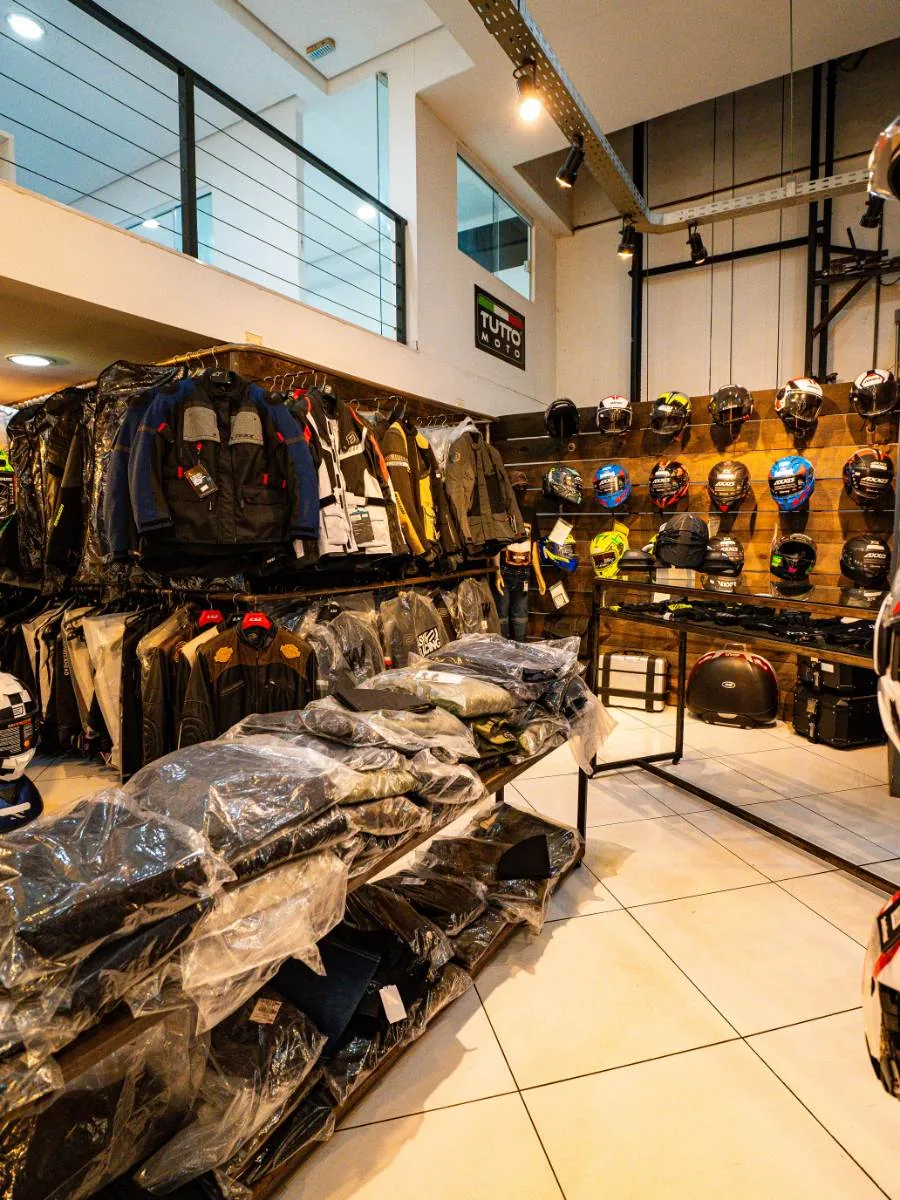 Boutique e acessórios da Moto Shopping