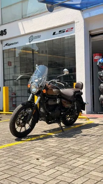 Royal Enfield Royal Enfield Meteor 350 Supernova